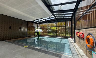 ALQUILER - RESIDENCIA DE MONTAÑA EN BOSQUE DE ENCENILLOS – LUJO Y NATURALEZA