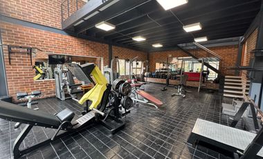 VENTA - RESIDENCIA DE MONTAÑA EN BOSQUE DE ENCENILLOS – LUJO Y NATURALEZA