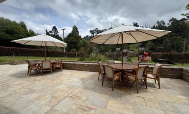 VENTA - RESIDENCIA DE MONTAÑA EN BOSQUE DE ENCENILLOS – LUJO Y NATURALEZA