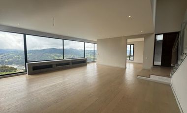 VENTA - RESIDENCIA DE MONTAÑA EN BOSQUE DE ENCENILLOS – LUJO Y NATURALEZA