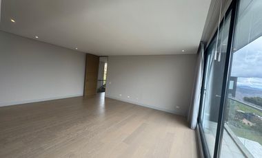 VENTA - RESIDENCIA DE MONTAÑA EN BOSQUE DE ENCENILLOS – LUJO Y NATURALEZA