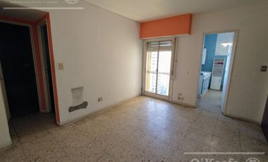 Departamento en VENTA de 2 ambientes en el centro de  Quilmes cercano a la estación