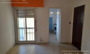 Departamento en VENTA de 2 ambientes en el centro de  Quilmes cercano a la estación