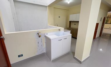 Se Alquila Amplio Departamento frente a Parque Estac. San Carlos SJL