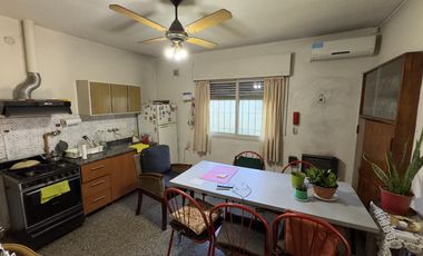 Casa en  Avellaneda al 1100