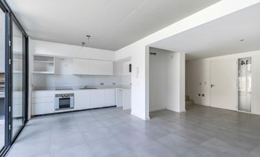 Venta  Departamento 3 ambientes con Jardín en Nuevo Beccar Central