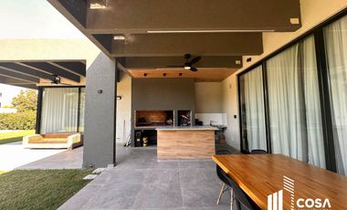 Venta Casa 4 dormitorios Kentucky Club de Campo Funes Santa Fe