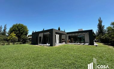 Venta Casa 4 dormitorios Kentucky Club de Campo Funes Santa Fe