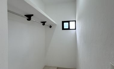 CASA EN SAN BENITO SEGUNDA FILA