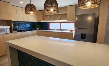 HERMOSA CASA EN VENTA ESQUINA AMUEBLADA A Y EQUIPADA FRENTA DEL MAR EN CHUBURNA