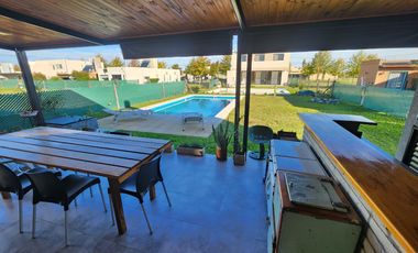 Casa en Ibarlucea Barrio Privado