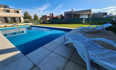 Casa en Ibarlucea Barrio Privado