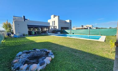 Casa en Ibarlucea Barrio Privado