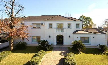 Casa de 5 dormitorios en Venta Ayres de Pilar