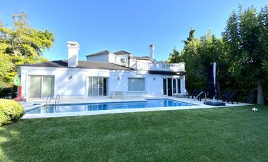 Casa de 5 dormitorios en Venta Ayres de Pilar