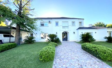 Casa de 5 dormitorios en Venta Ayres de Pilar