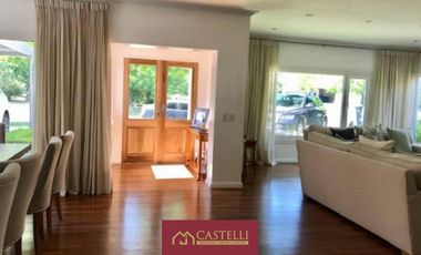 Casa de 5 dormitorios en Venta Ayres de Pilar