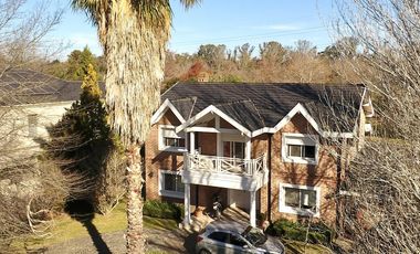 Casa de 5 dormitorios en Venta Ayres de Pilar