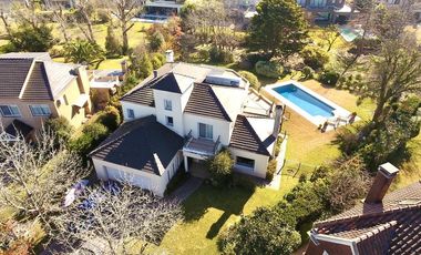 Casa de 5 dormitorios en Venta Ayres de Pilar