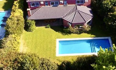 Casa de 5 dormitorios en Venta Ayres de Pilar