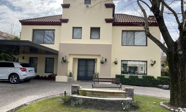 Casa de 5 dormitorios en Venta Ayres de Pilar