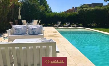 Casa de 5 dormitorios en Venta Ayres de Pilar