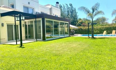 Casa de 5 dormitorios en Venta Ayres de Pilar
