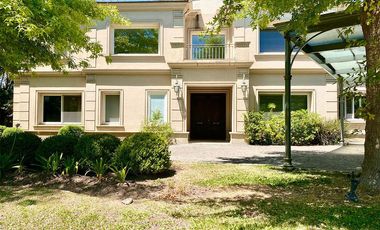 Casa de 5 dormitorios en Venta Ayres de Pilar