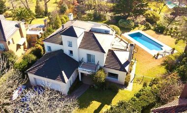 Casa de 5 dormitorios en Venta Ayres de Pilar