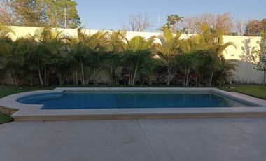 Casa en de 1 piso en venta en privada en Temozón Norte