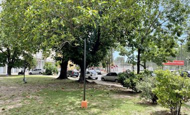 3 amb fte al FCGR, al centro Comercial y a mts de la Avda. Yrigoyen y del Super COTO!!