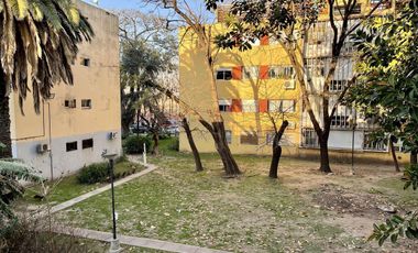 3 amb fte al FCGR, al centro Comercial y a mts de la Avda. Yrigoyen y del Super COTO!!