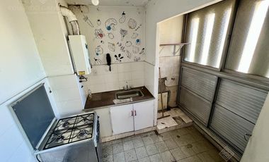 3 amb fte al FCGR, al centro Comercial y a mts de la Avda. Yrigoyen y del Super COTO!!