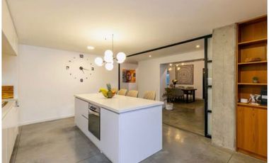 Penthouse amoblado en venta en Poblado Provenza