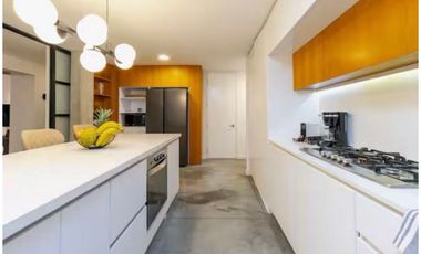 Penthouse amoblado en venta en Poblado Provenza