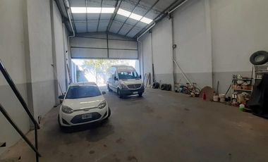 Oportunidad galpón /deposito comercial / tres oficinas a metros de Au del Oeste y puente Derqui.