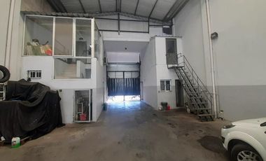 Oportunidad galpón /deposito comercial / tres oficinas a metros de Au del Oeste y puente Derqui.