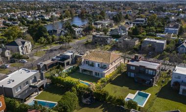 Venta Casa 7 ambientes en Barrio las Glorietas, Nordelta