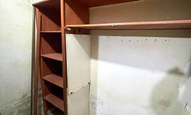 Casa 2 dormitorios, cochera y terraza a reciclar