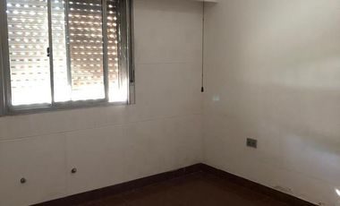 Venta de Departamento tipo casa PH 2 ambientes en Villa Dominico (24988)