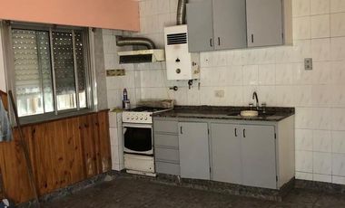 Venta de Departamento tipo casa PH 2 ambientes en Villa Dominico (24988)