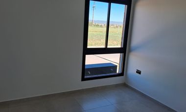 Duplex en Alquiler en Quebradas de Manantiales. 2 dormitorios en PB