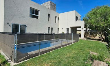 Alquiler Housing Villa Warcalde 3dor Pileta