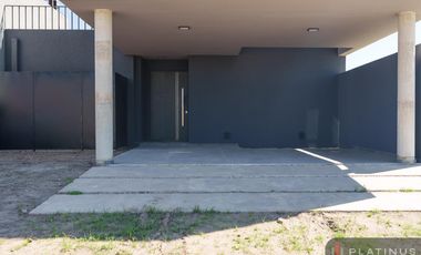 Casa en Venta de 3 Dormitorios - Cuesta de Manantiales