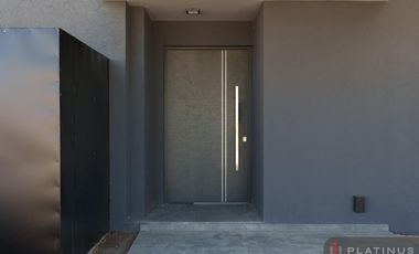 Casa en Venta de 3 Dormitorios - Cuesta de Manantiales