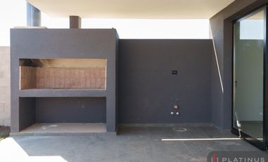 Casa en Venta de 3 Dormitorios - Cuesta de Manantiales