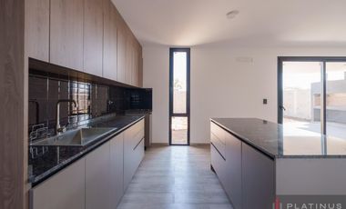 Casa en Venta de 3 Dormitorios - Cuesta de Manantiales