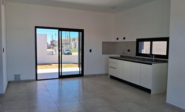 Duplex en Alquiler en Manantiales. 2 dormitorios en PB