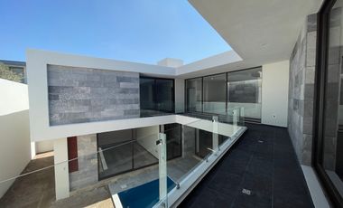 Espectacular Casa en venta La Loma Golf con alberca