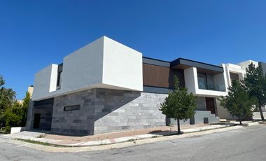 Espectacular Casa en venta La Loma Golf con alberca